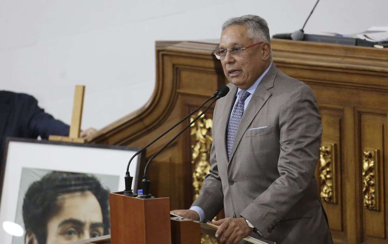 AN declara enemigos públicos del país a los expresidentes colombianos Álvaro Uribe e Iván Duque