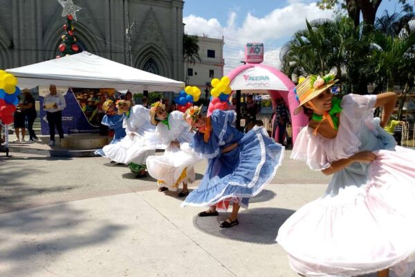 Con tomas culturales en todo el país celebraron el día del artista
