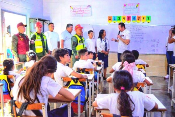 Entregan 11 centros educativos rehabilitados en Guárico