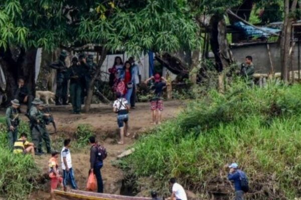 Gobernador dice que van 80 muertos por escalada de violencia en Colombia