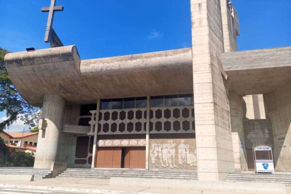 Iglesia prepara ordenamiento de nuevo obispo de San Felipe