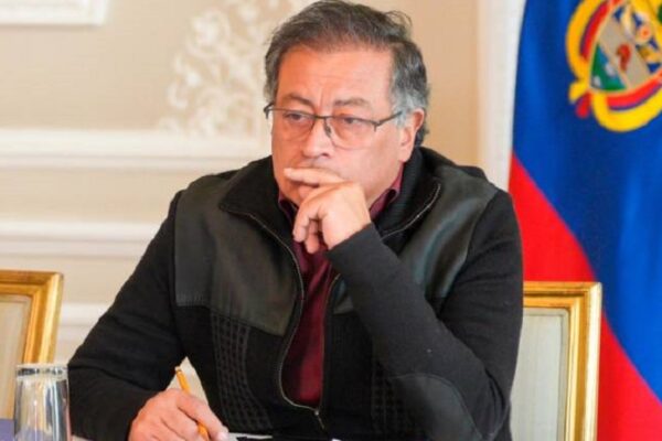 Lo que dijo Gustavo Petro tras recibir el pedido de romper relaciones diplomáticas con Venezuela