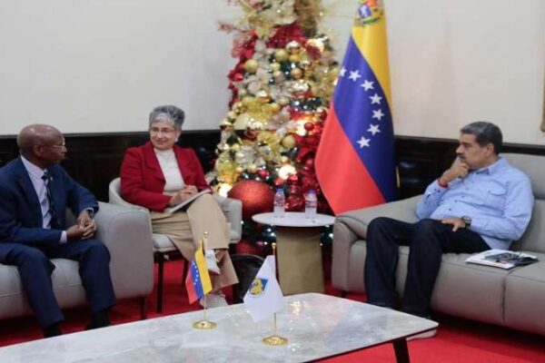 Maduro se reunió con secretario de Organización Africana de Productores de Petróleo