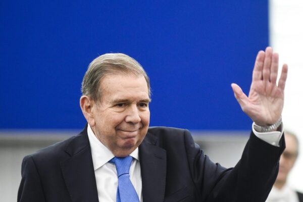Medios dominicanos aseguran que Edmundo González ya habría llegado a Venezuela Edmundo González se reúne este lunes con el presidente Joe Biden en Washington