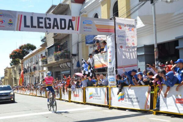 Merideño Ángel Rivas ganó la V etapa de la Vuelta al Táchira en bicicleta