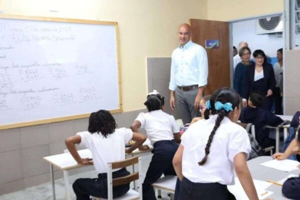 Ministerios de Educación y Ciencia se unen en plan para formación docente