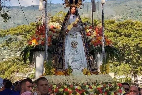 Trujillo celebró con gozo solemnidad de su patrona la Virgen de la Paz