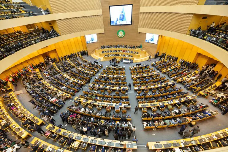 38ª Cumbre de la UA: África exige reparaciones coloniales y fin a la explotación de recursos