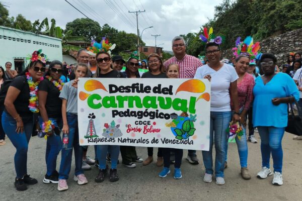 Desfile del Carnaval Pedagógico 2025 abrió fiesta de comparsas y disfraces