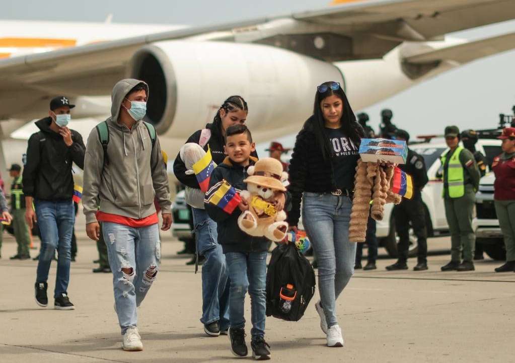 208 nuevos connacionales arribaron al país provenientes de EEUU