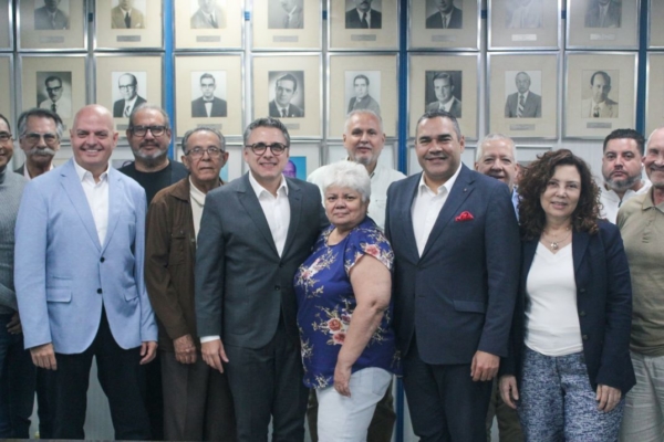 Capozzolo plantea un "giro de la política empresarial" para promover más a las regiones