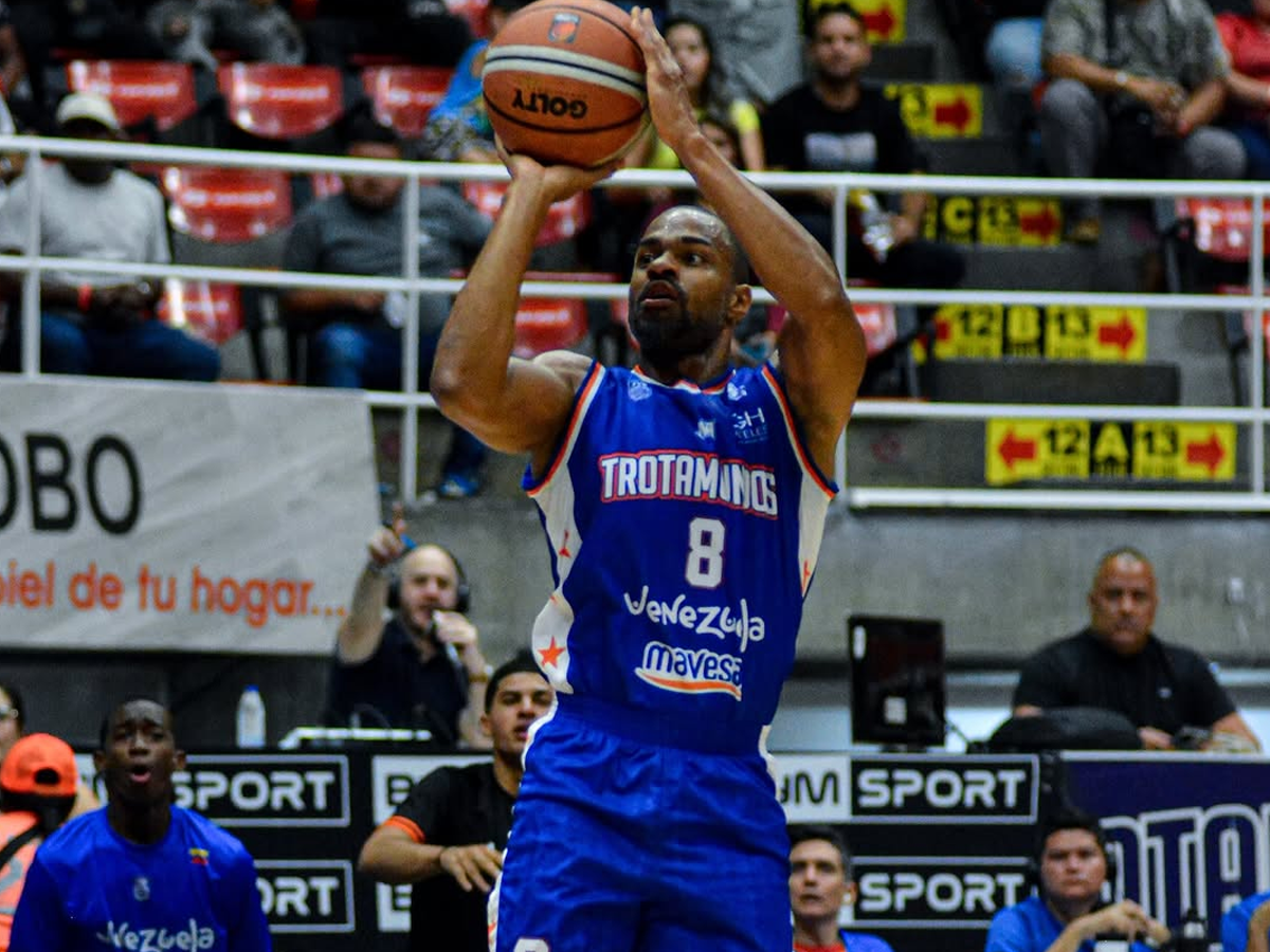 David Cubillán llegó a 800 triples con Trotamundos