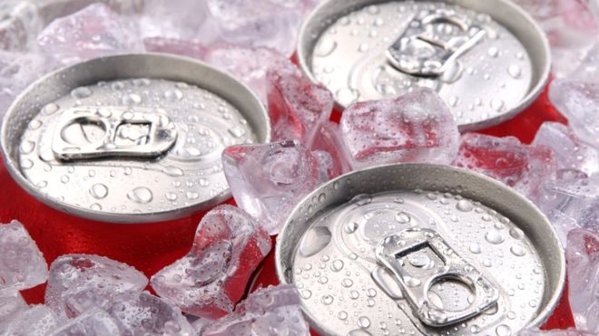 EE.UU. impondrá el viernes un arancel del 25% a las latas de aluminio para envasar cerveza