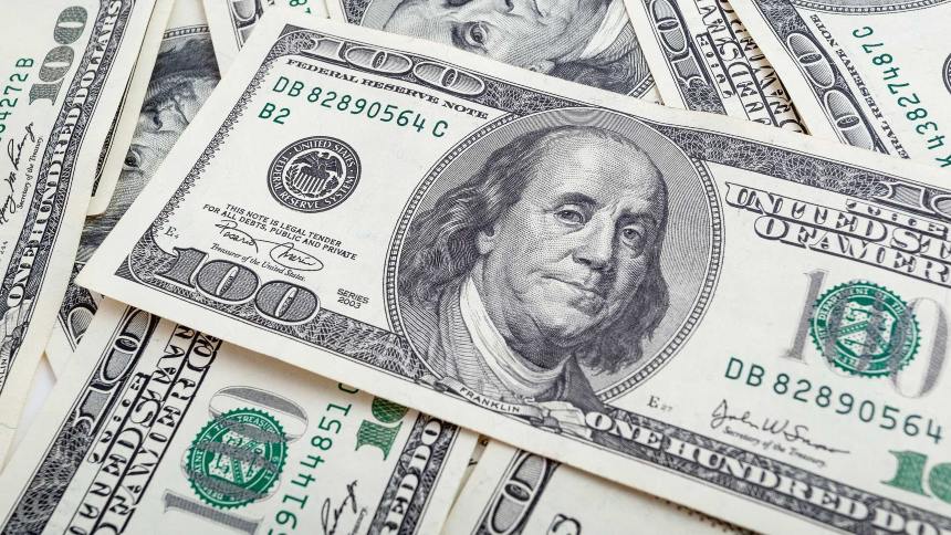 El precio del dólar sube un 12% en el debut de un nuevo régimen cambiario en Argentina