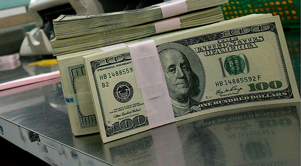 "No existe más el dólar oficial"