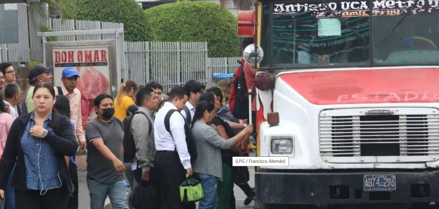 Bukele ordenó arresto de transportistas por no brindar servicio gratuito