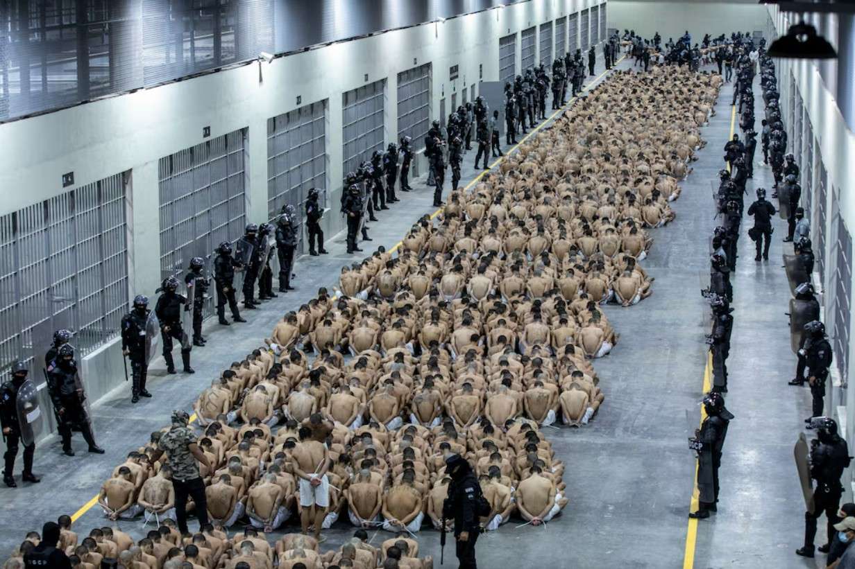 Denuncian 415 muertes en cárceles bajo régimen de excepción en El Salvador