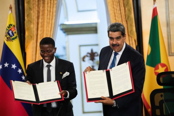 Maduro libera 100% de aranceles a Granada para promover exportaciones de ese país hacia Venezuela