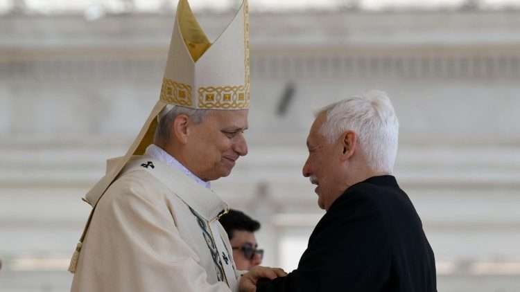 Papa León XIV comenzó su pontificado