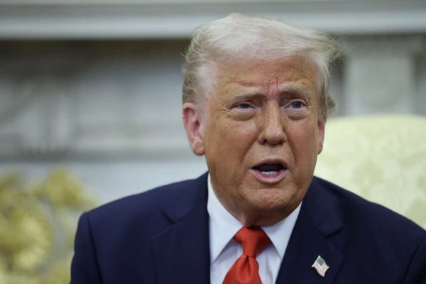 Trump anunció duplicar aranceles sobre las importaciones de acero y aluminio