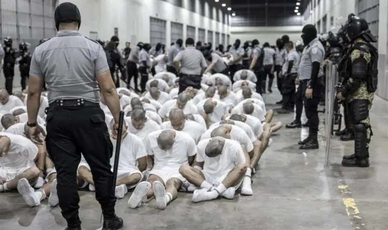 Trump pide al Supremo retirar las protecciones legales a 350.000 migrantes venezolanos
