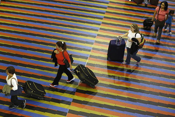 suspensión de vuelos con Colombia afectará a unos 4.000 pasajeros