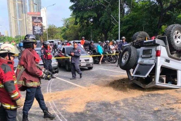 1 fallecido y 6 heridos por accidente múltiple frente al Jardín Botánico