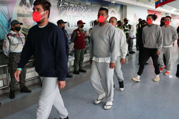 Arriban 150 nuevos connacionales a través del plan Vuelta a la Patria