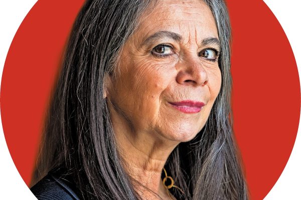 Carmen Boullosa: “Me paso la vida huyendo de mí” | En pocas palabras | Babelia EL PAÍS