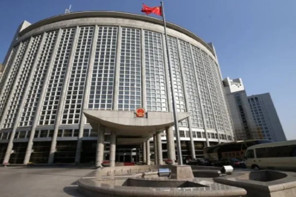 China advierte a EEUU que no juegue con fuego