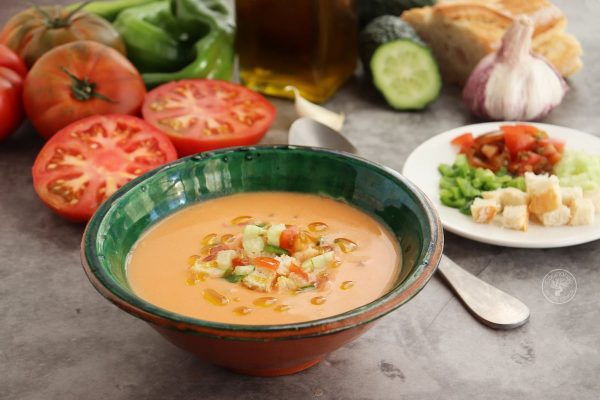 Cómo se hace el gazpacho perfecto, según la Academia Andaluza del Gazpacho | Gastronomía: recetas, restaurantes y bebidas EL PAÍS