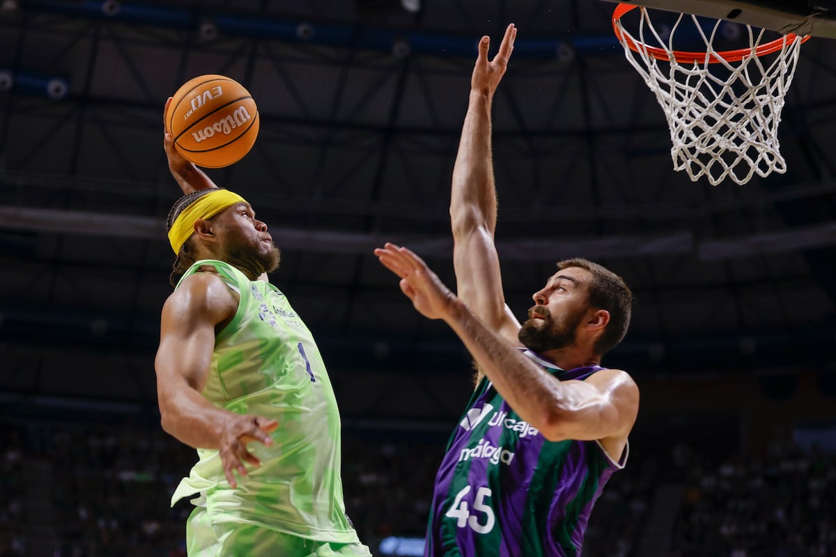Justin Anderson entra a canasta ante David Kravish, de Unicaja.