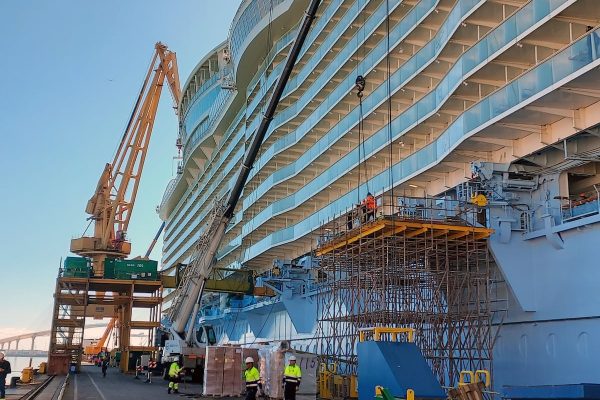 El costoso peaje de Navantia por la huelga del metal en Cádiz: le piden 4,5 millones y 11 contratos en el aire | Empresas