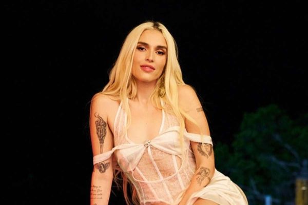 Elena Rose vuelve a la carga musical con ‘Sintigo’ Elena Rose vuelve a la carga musical con 'Sintigo'