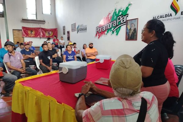 Entregan las primeras 860 vacunas para bovinos en Monagas