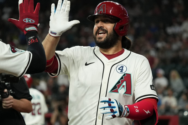 Eugenio Suárez más cerca de los 300 jonrones