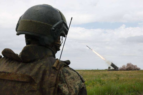 Fuerzas Armadas de Rusia lanzaron ataques contra complejo militar ucraniano Fuerzas Armadas de Rusia lanzaron ataques contra complejo militar ucraniano