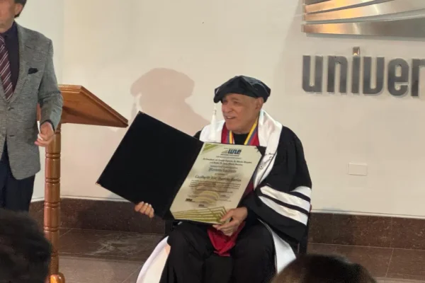 Gualberto Ibarreto recibió Doctorado Honoris Causa