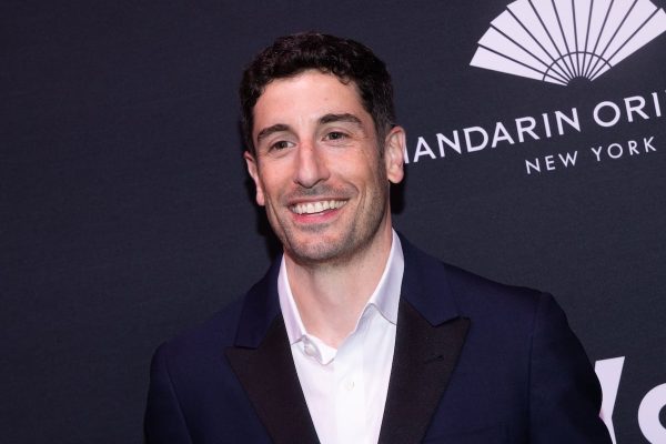 Jason Biggs, protagonista de ‘American Pie’, revela su batalla contra las drogas y el alcohol: “Me metí en el contenedor de basura y saqué la bolsa de cocaína” | Gente EL PAÍS