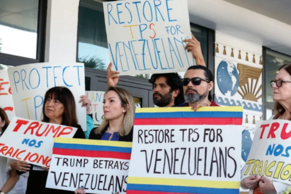 Juez impide que Donald Trump invalide los permisos legales de cinco mil venezolanos