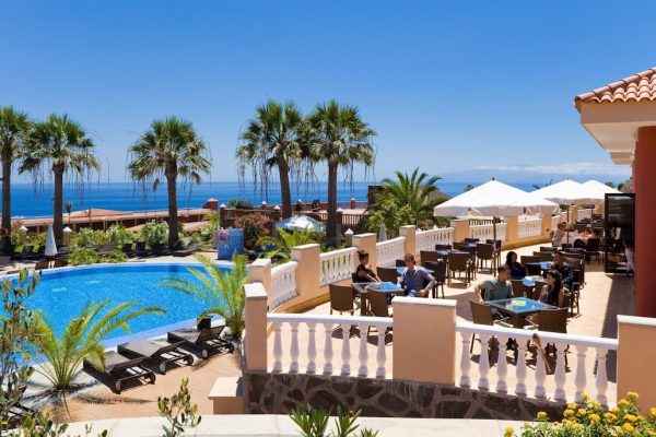 La propietaria del hotel okupado en Tenerife lanza un SOS: “Una mafia está alquilando mis habitaciones” | Empresas Cinco Días