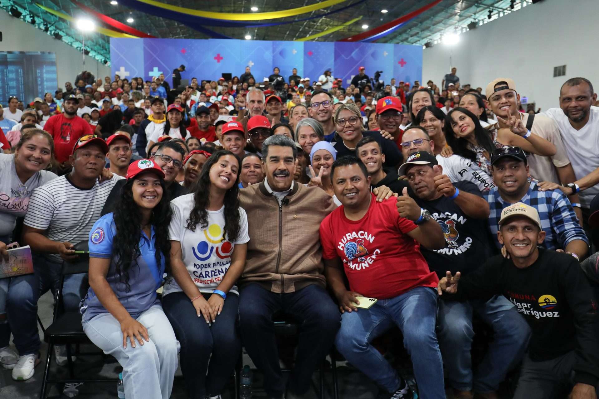 Maduro invita a los jóvenes a participar en la jornada de postulación de proyectos