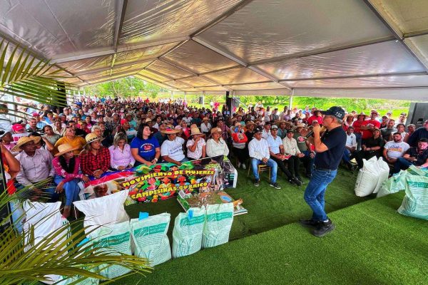 Más de 3.600 campesinos reciben insumos para la siembra de maíz en Guárico
