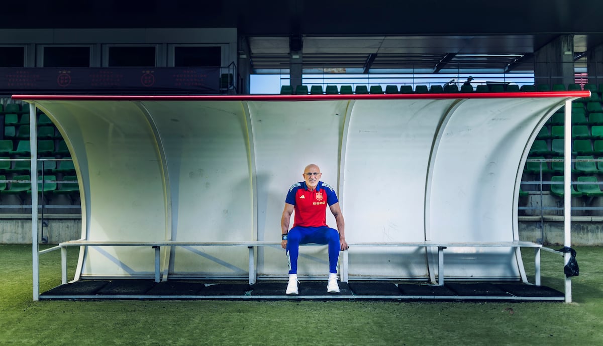 Luis de la Fuente, en la Ciudad del Fútbol de Las Rozas