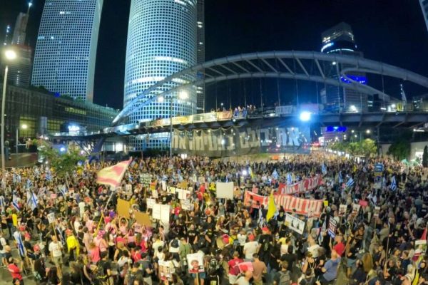 Nuevas protestas en Tel Aviv exigen a Netanyahu poner fin a la guerra en Gaza