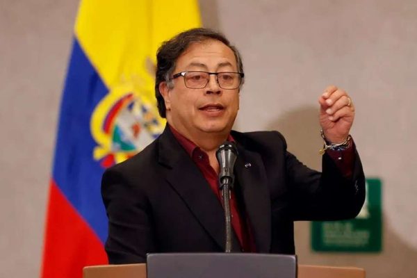 Petro desenmascara a Uribe y Duque: “los problemas no se arreglan asesinando”