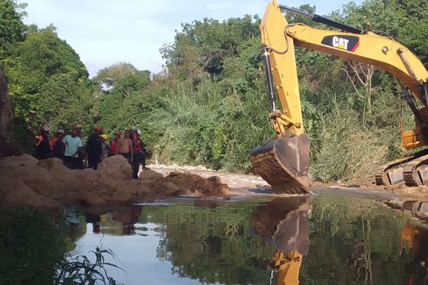 Recuperado cuerpo de un hombre tapiado por talud en Barquisimeto