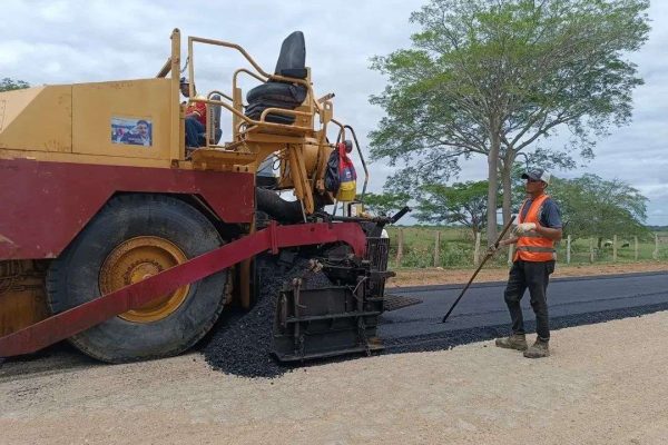 Rehabilitan la vía que conecta a Guárico con Anzoátegui