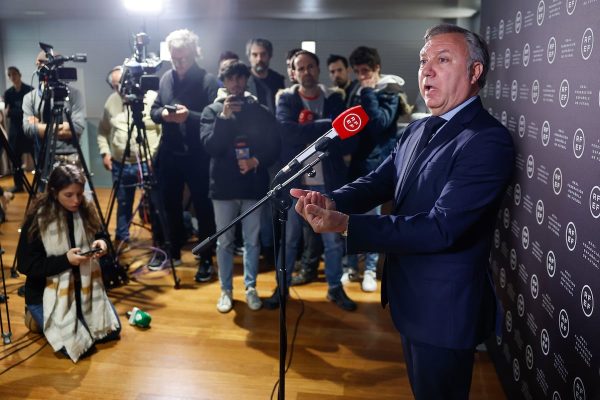 Revolución en el estamento arbitral: la Federación destituye a Medina Cantalejo y a toda la cúpula del Comité Técnico de Árbitros | Fútbol | Deportes EL PAÍS
