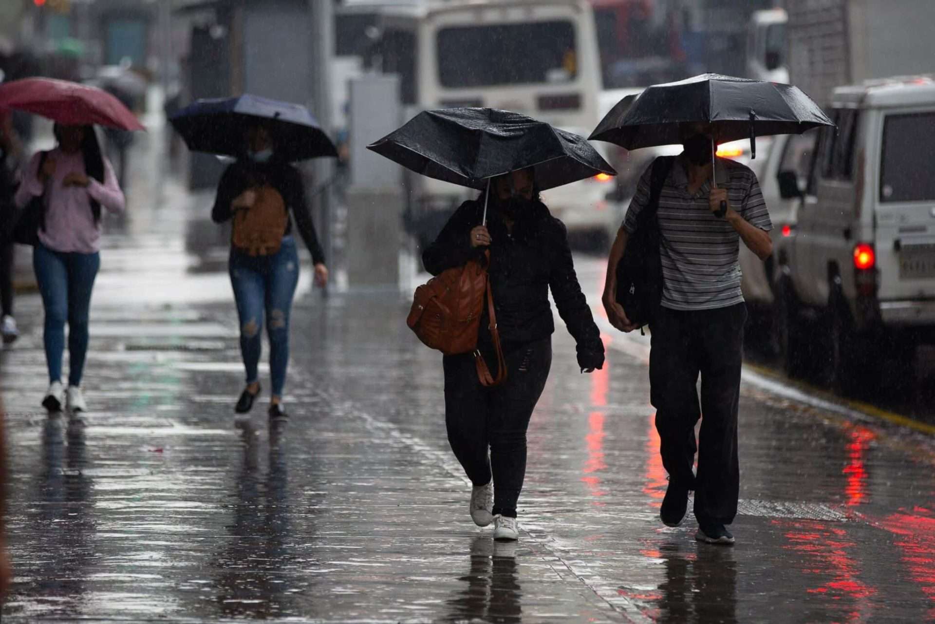 Seguirá lloviendo duro - Últimas Noticias